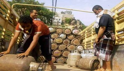 في صنعاء.. اسطوانة الغاز مقابل الحضور في فعاليات الحوثيين الطائفية
