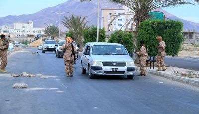 مقتل جندينن وإصابة ثلاثة آخرين في تفجير عبوة ناسفة في المحفد بأبين
