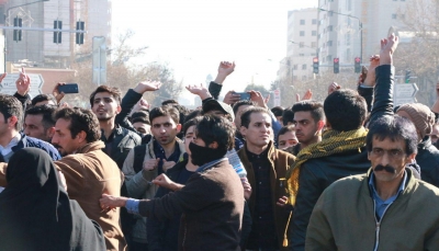 "الموت للغلاء" و"لا للتدخل بشؤون الدول الأخرى".. اعتقالات وتظاهرات غاضبة في إيران