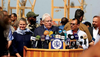 صحيفة: "غريفيث" يضغط على الحوثيين في مسقط  للقبول بخطة "لوليسغارد"