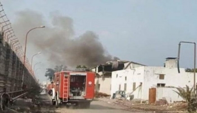 مليشيا الحوثي تقصف مجمع تجاري في مدينة الحديدة