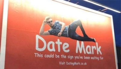 بريطاني يستأجر لوحة إعلانية ضخمة في الطريق بحثا عن عروس