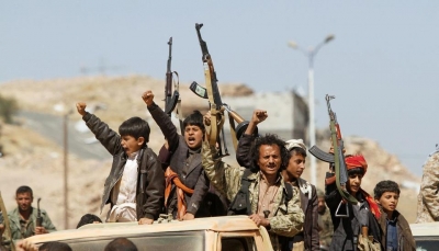 الحكومة: إيران كشفت "وجعها الشديد" من تصنيف الحوثي "منظمة إرهابية"