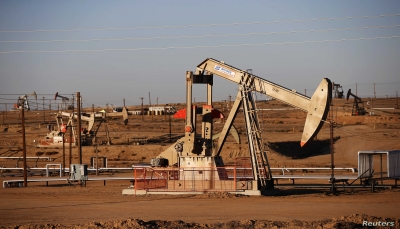أسعار النفط تقفز بعد الإعلان عن السحب المنسق من الاحتياطي الإستراتيجي لأميركا ودول أخرى