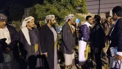 محافظ شبوة يعود إلى المحافظة بعد زيارة عمل إلى الرياض