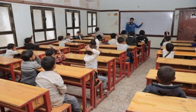 اليونيسف توزع 3400 كرسي على 44 مدرسة في الضالع