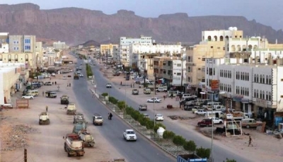 شبوة.. مجلس تنسيق الأحزاب يطالب بعودة الحكومة ورفع الحصار على الموانئ اليمنية