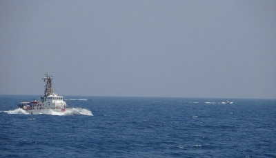 الحوثيون يقولون إنهم استهدفوا سفينتين أمريكيتين في خليج عدن بصواريخ بحرية