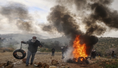 شهيد فلسطيني وعشرات الإصابات برصاص الاحتلال الإسرائيلي في الضفة الغربية