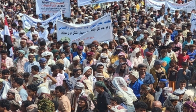 الحديدة.. تظاهرة شعبية للتنديد باستمرار مليشيا الحوثي إغلاق طريق حيس ـ الجراحي