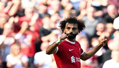 محمد صلاح يقود ليفربول لفوز عريض على أستون فيلا