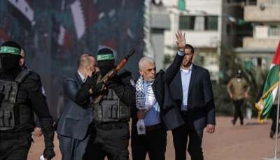 "لوموند": خطة سعودية فرنسية لإجلاء قادة حركة "حماس" إلى الجزائر