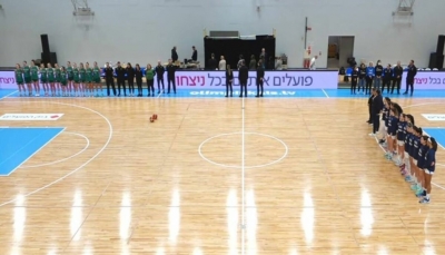 سيدات منتخب إيرلندا لكرة السلة يرفضن مصافحة لاعبات إسرائيل (فيديو)