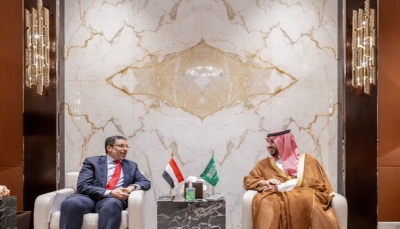 رئيس الوزراء يبحث مع خالد بن سلمان الدعم السعودي لليمن وجهود إحلال السلام